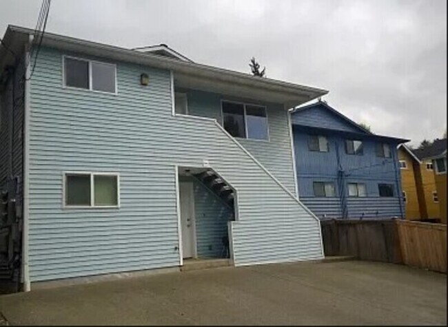 5215 38th Ave SW in Seattle, WA - Building Photo - Building Photo
