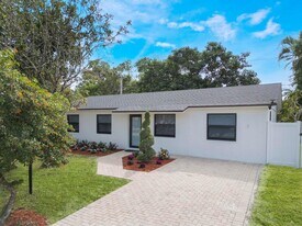 992 Mohican Blvd in Jupiter, FL - Building Photo