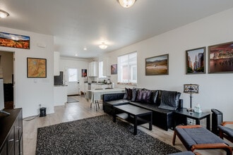 Country West Patio Home Apartments in Cheyenne, WY - Foto de edificio - Interior Photo