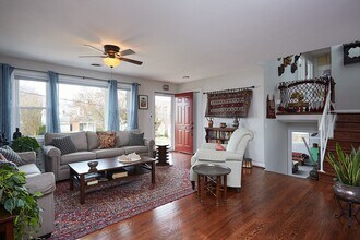 10405 Amherst Ave in Silver Spring, MD - Building Photo - Building Photo