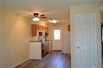 8496 Woodgrove Dr in Dayton, OH - Building Photo - Building Photo