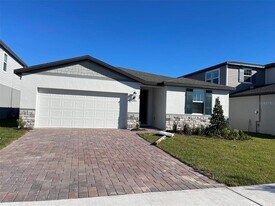 5295 Meredrew Ln in St. Cloud, FL - Building Photo