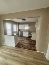 352 Springfield Ave in South Beloit, IL - Building Photo - Building Photo