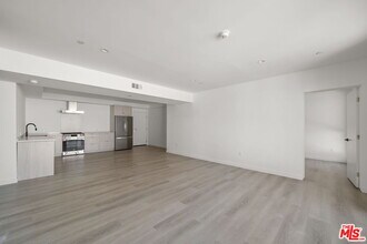 3755 S Canfield Ave in Los Angeles, CA - Building Photo - Building Photo