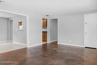 5829 Ensenada Rd in Jacksonville, FL - Building Photo - Building Photo