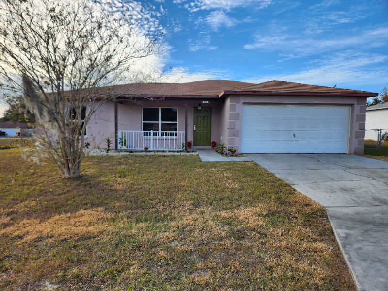 3812 S Red Eagle Terrace in Homosassa, FL - Foto de edificio