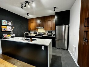 1713 Cuvillier Rue in Montréal, QC - Building Photo - Building Photo