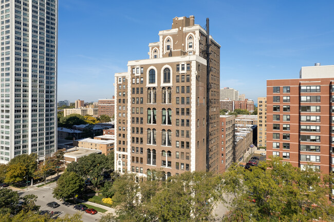 Jackson Towers in Chicago, IL - Building Photo - Building Photo