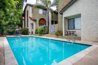 Variel Townhomes in Canoga Park, CA - Building Photo - Building Photo