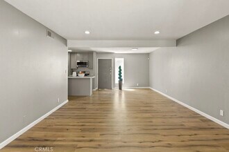 18620 Hatteras St, Unit 223 in Tarzana, CA - Building Photo - Building Photo