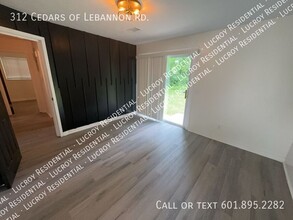 312 Cedars of Lebanon Rd in Jackson, MS - Building Photo - Building Photo