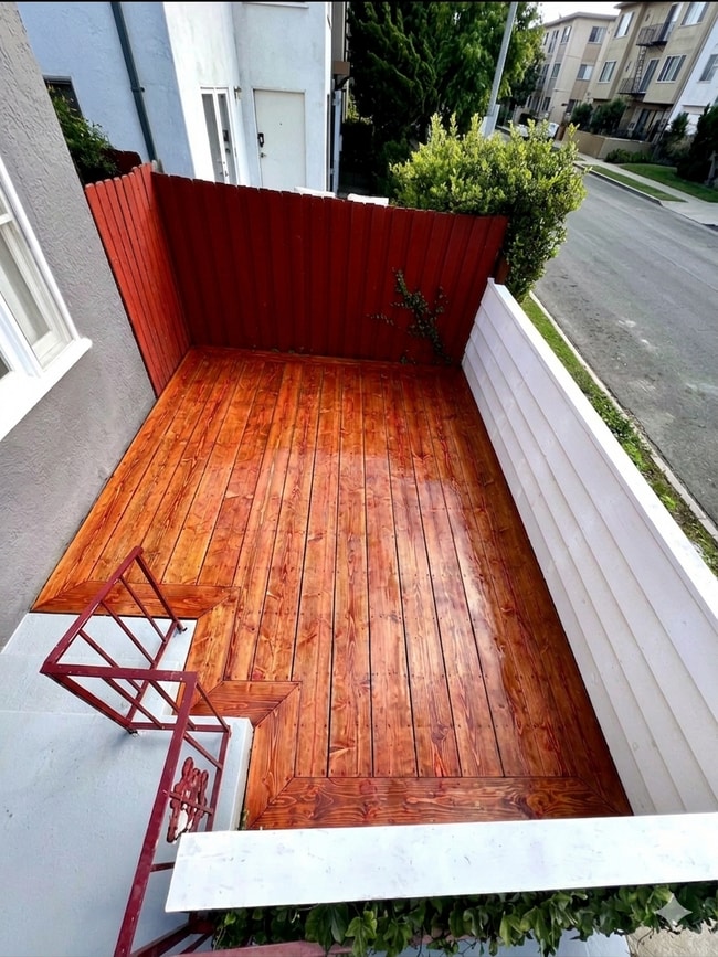 11569 Iowa Ave in Los Angeles, CA - Building Photo - Building Photo