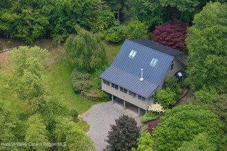 59 Macdaniel Rd in Bearsville, NY - Foto de edificio - Building Photo