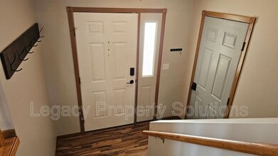 2535 Colonial Dr in Bismarck, ND - Building Photo - Building Photo