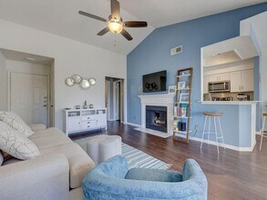 6000 Shepherd Mountain Cove in Austin, TX - Foto de edificio - Building Photo