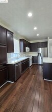 462 Windwood Dr in Pittsburg, CA - Building Photo - Building Photo