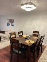 469 N Pine Island Rd in Plantation, FL - Building Photo - Building Photo