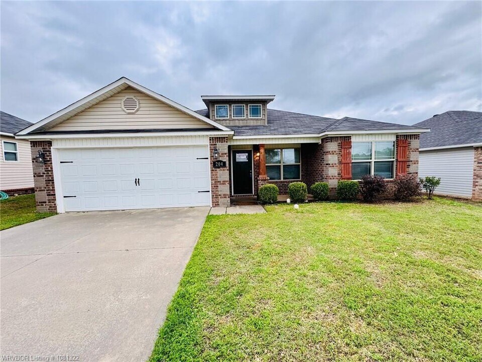 204 Legacy Dr in Barling, AR - Building Photo