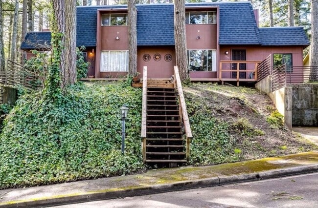 property at 5152 Mahalo Dr
