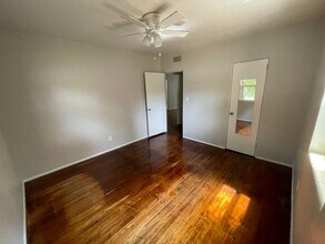 2117 Spring Park Rd-Unit -2 in Jacksonville, FL - Building Photo - Building Photo