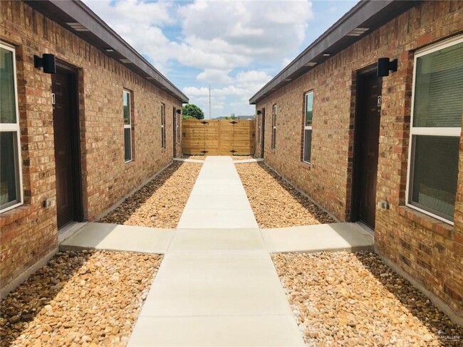 3609 Valeria St in Edinburg, TX - Building Photo - Building Photo