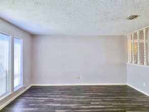 911 Park Wind Dr in Katy, TX - Building Photo - Building Photo