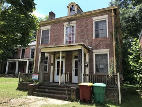 Harrison Street Duplex in Petersburg, VA - Building Photo - Building Photo