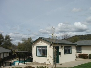 Hillcrest House Apartments in Sonora, CA - Building Photo - Building Photo