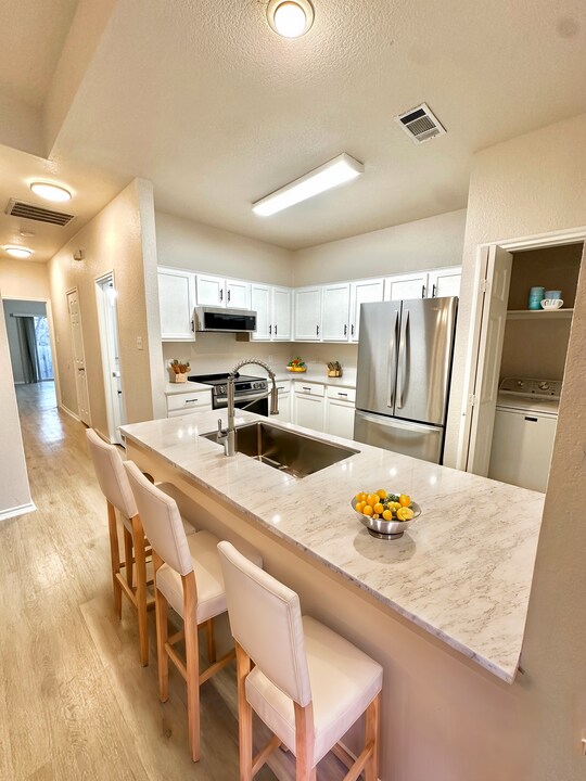 1709 Constantino Cir in Austin, TX - Building Photo