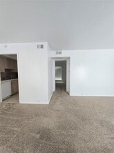 5353 Dora St in Houston, TX - Foto de edificio - Building Photo