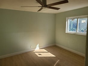 1910 NW 60th Ave in Sunrise, FL - Building Photo - Building Photo