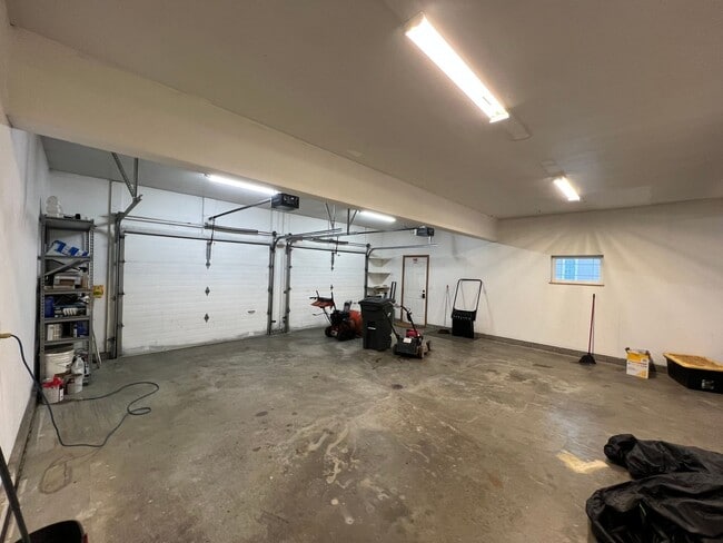 2806 Chief Alexander Dr in Fairbanks, AK - Building Photo - Building Photo