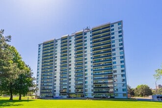 2775 Jane Street in Toronto, ON - Building Photo - Building Photo
