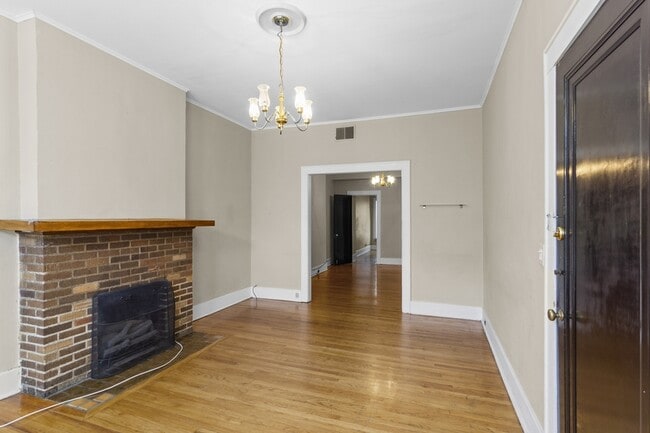 property at 1109 E Genesee St