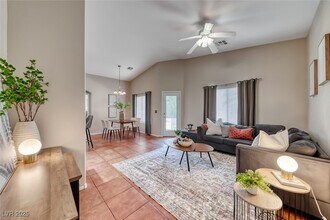 6255 Dan Blocker Ave in Henderson, NV - Building Photo - Building Photo