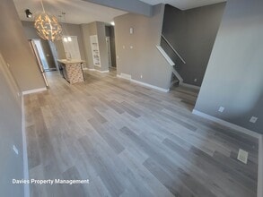 8209-8217 217 St NW in Edmonton, AB - Building Photo - Building Photo