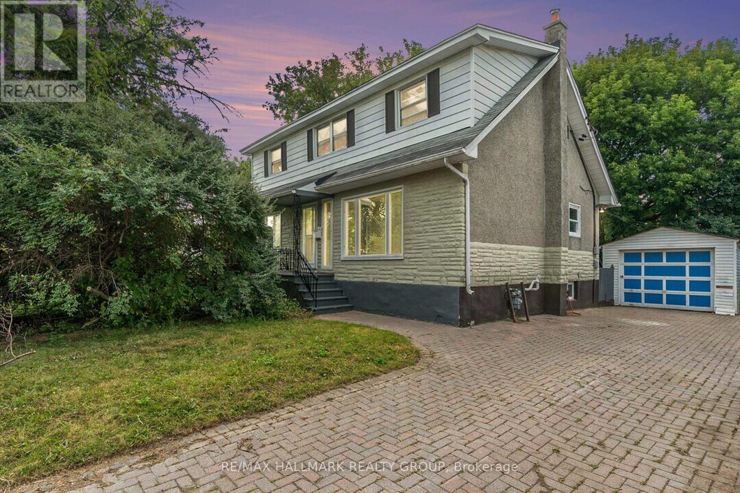 426 Blake Blvd in Ottawa, ON - Building Photo