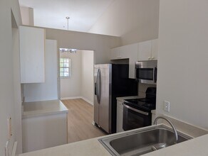 4240 Central Sarasota Pky, Unit 624 in Sarasota, FL - Foto de edificio - Building Photo