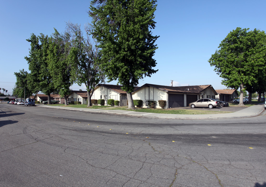 Santo Antonio Apartments in Pomona, CA - Building Photo