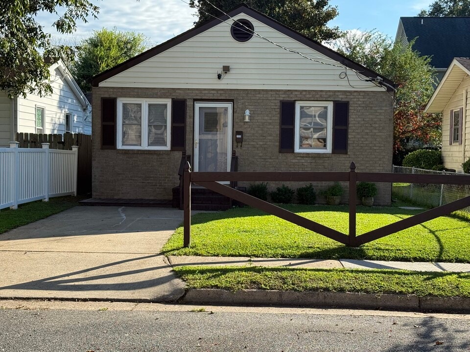 1535 Vine St in Norfolk, VA - Foto de edificio