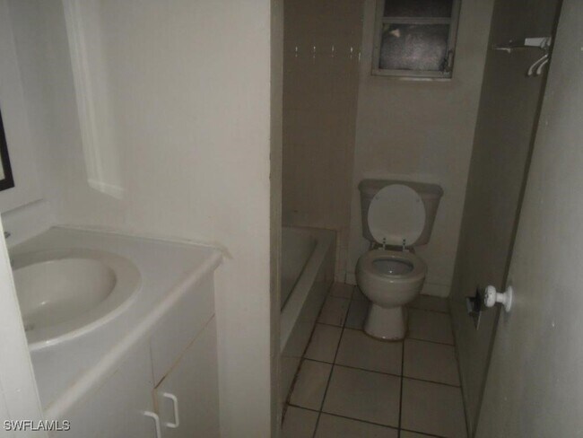 1120 SE 6th Ave in Cape Coral, FL - Building Photo - Building Photo