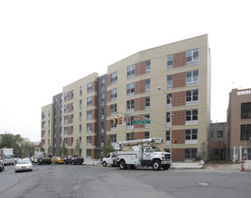 92 W Tremont Ave in Bronx, NY - Building Photo - Building Photo