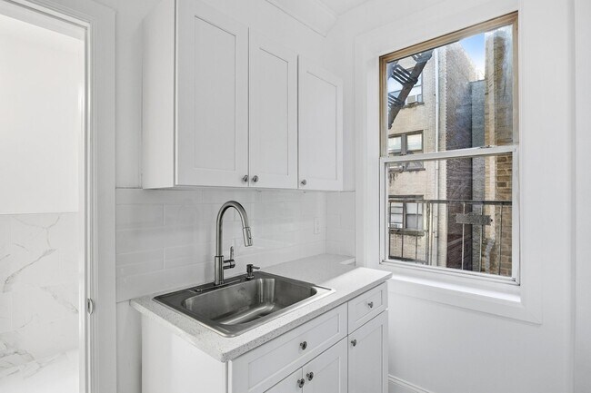 137 Kensington Ave-Unit -401 in Jersey City, NJ - Building Photo - Building Photo