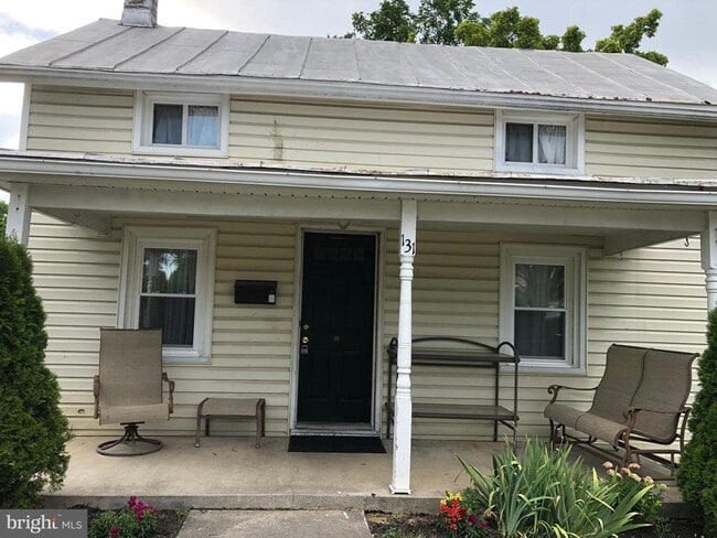 property at 131 S Purcell Ave
