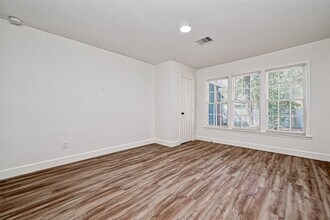 5609 Denmark St in Houston, TX - Building Photo - Building Photo