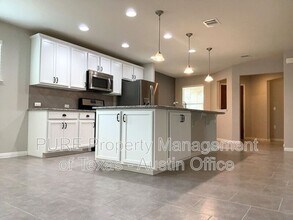 411 Kickapoo Creek Ln in Georgetown, TX - Building Photo - Building Photo