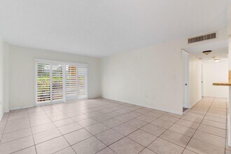 951 De Soto Rd in Boca Raton, FL - Building Photo - Building Photo