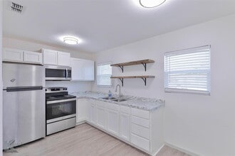 1337 S La Salle Dr in Abilene, TX - Building Photo - Building Photo