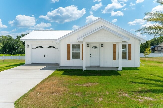 523 Landing Ave in Florala, AL - Building Photo - Building Photo