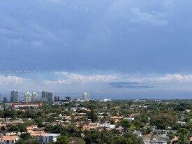 3500 Coral Wy in Miami, FL - Building Photo